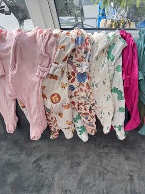 Old navy footed sleepers (sleep and play)